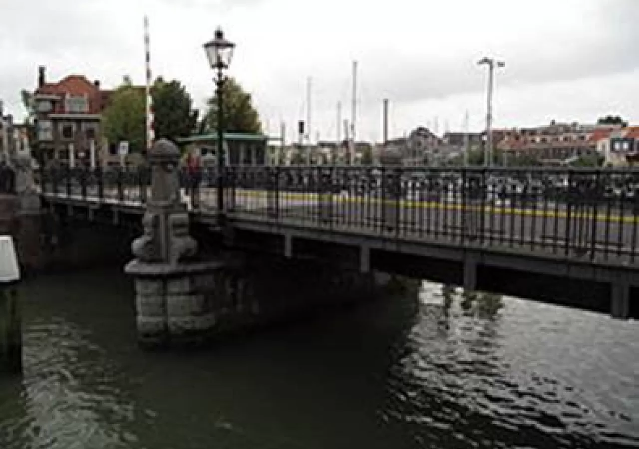 De Engelenburgerbrug  gerenoveerd en beschermd