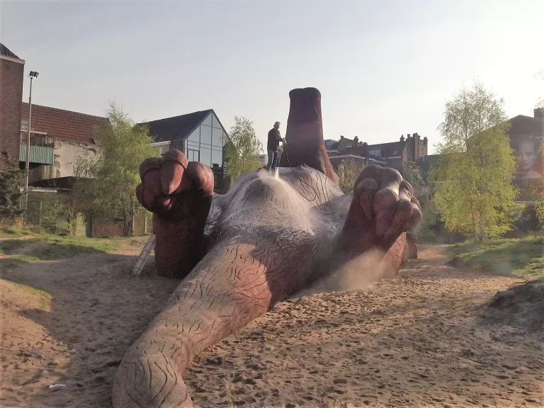 Aardvarken in Arnhem krijgt schoonmaakbeurt